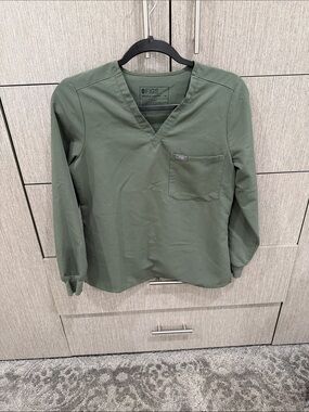 FIGS Womens V-Neck Scrub Top long sleeve- Olive Green